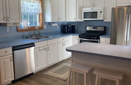 Cedar Neck House | Bethany Beach and Close by Marinas! Family and Pet Friendly!