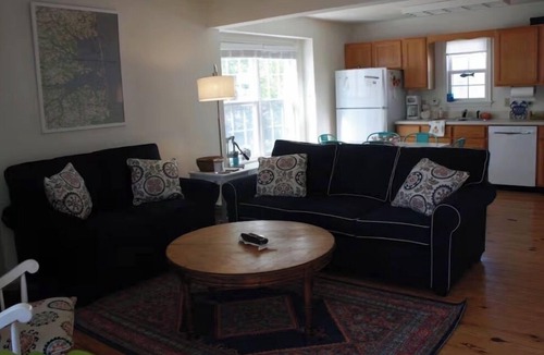 Cat Hill House | Bethany Beach Cottage - dog friendly! Bike to the beach