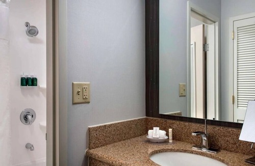 Mahwah House | Better Choice For Your Vacation! Free Parking, Close to Suffern Railroad Museum!