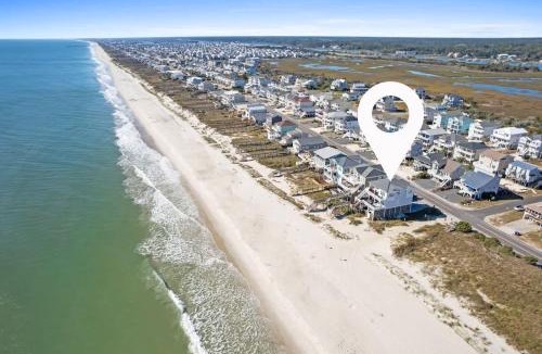 Ocean Isle Beach House | Betty Lou's State of Mind by Brunswick Vacation Rentals - Oceanfront with Hot tub