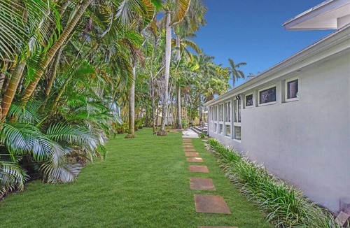 River Oaks Villa | Big House in Fort Lauderdale