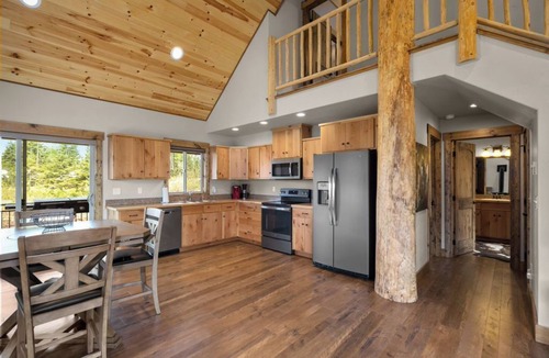 Bigfork Cabin | Big Sky Cabin, Mountain View, for hiking & Glacier Park