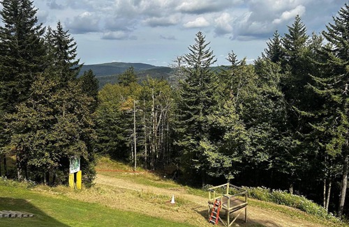 Edray House | "Bigfoot Bungalow" Dog-friendly oasis - Right next to the bike trails!