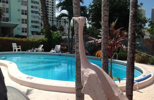 Central Beach Hotel | Birch Patio Motel