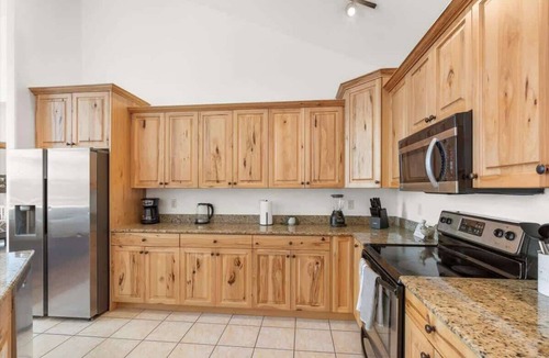 Somers House | Blacktail Retreat | Close to Skiing & Glacier Park