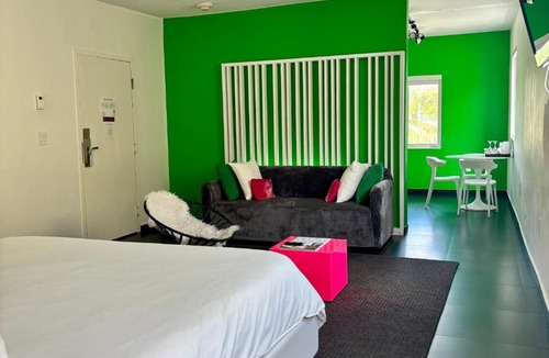 South of Fifth Hotel | Blanc Kara- Adults Only