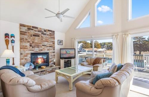 Captain's Cove House | Bliss by the Bay