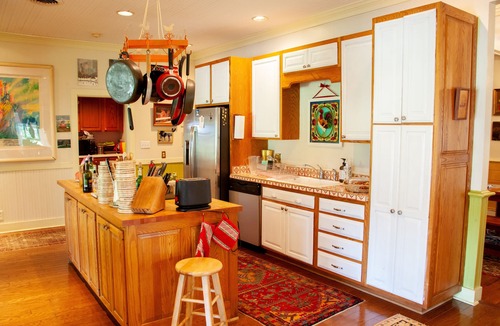 Charlottesville House | Blissful Kismet Cottage | Pool with Mountain Views & Easy Access to C'ville