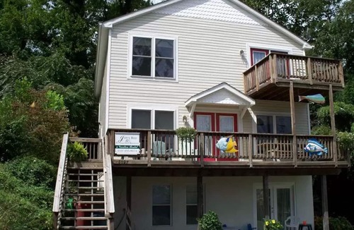 Calvert Beach-Long Beach House | Block to beach. Enjoy relax and play in our gameroom