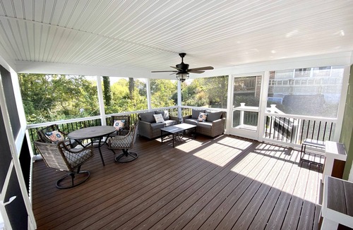 Calvert Beach-Long Beach Cottage | Block to Beach! Fossil Hunting, Hot Tub, Coffee Bar, Screened Deck, 1hr to DC
