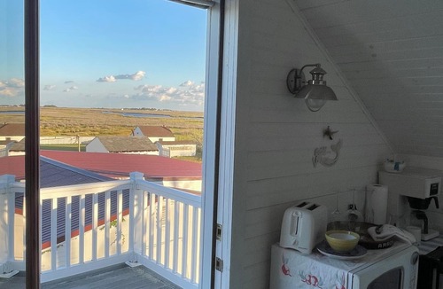 Ewell House | Blue Anchor Cottage at Smith Island MD Quaint & Charming Beach Cottage