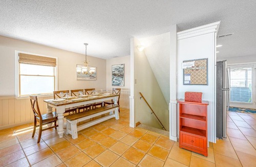 Avon House | Blue Crab 503