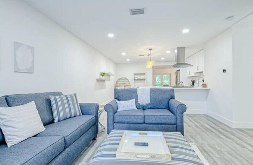 Deerfield Beach Villa | Blue Jewel - Coastal retreat by the beach with private patio including foosball