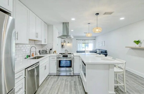 Deerfield Beach Villa | Blue Jewel - Coastal retreat by the beach with private patio including foosball