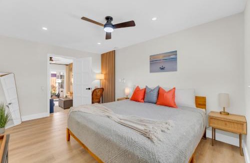 Oakland Park House | Blue Lizard - Men Only Clothing Optional - Guesthouse & Spa