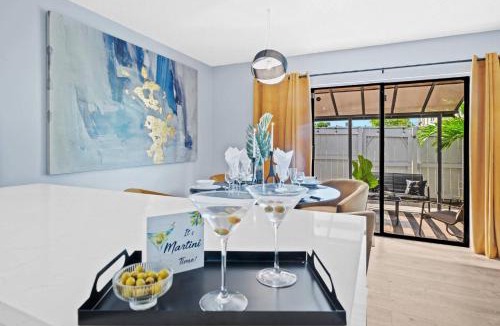 Lauderdale Lakes House | Blue Martini