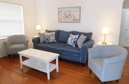 Coral Ridge Condo | Blue Parrot Inn #5 - 1/1 Heated Pool 1 MI to Beach