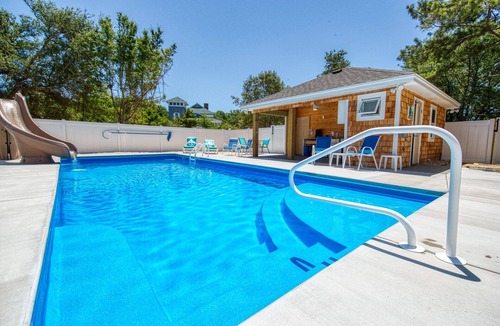 Southern Shores House | Blue Turtle Beach House with 2 pools, hot tub near beach in Chicahauk, Free Heat