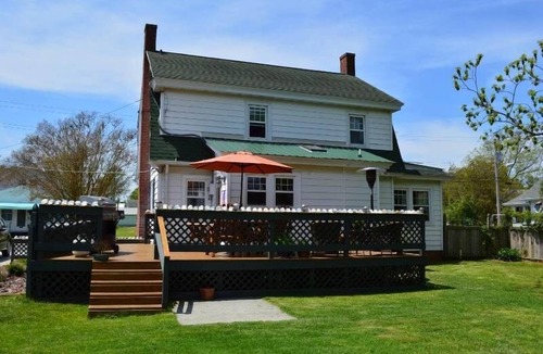 Chincoteague House | Blue Water - Single Family Home - In Town - LG. FENCEED IN YARD, NO LINENS