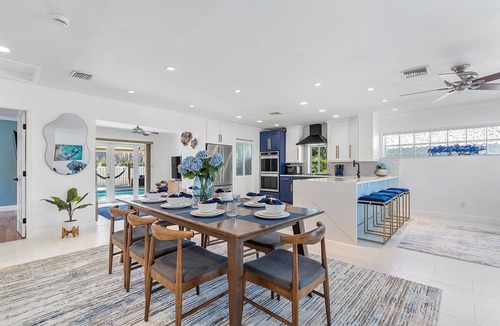 Royal Poinciana House | Blue Wave Retreat At Hollywood Beach 3 Bedroom Home