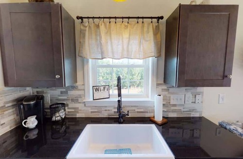 Lake Monticello Cottage | Bluebird Cottage B: Quiet, Firepit, Patio, Games