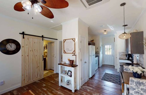 Lake Monticello Cottage | Bluebird Cottage B: Quiet, Firepit, Patio, Games