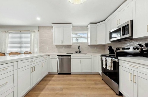 Delray Beach House | Bluebird House | 3/2 + 2/2 Guest House | Pool