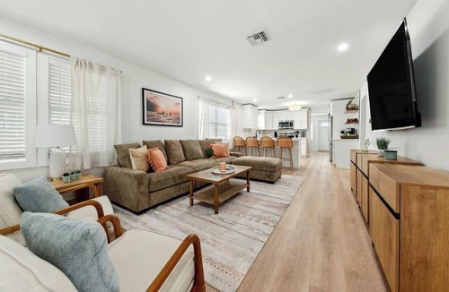 Delray Beach House | Bluebird House | 3/2 + 2/2 Guest House | Pool