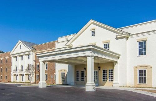 Williamsburg Hotel | Bluegreen Vacations Patrick Henry Square, an Ascend Collection Resort