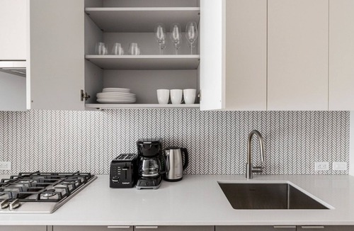 Chelsea Apartment | Blueground | Chelsea, rooftop pool, nr Madison Square Park