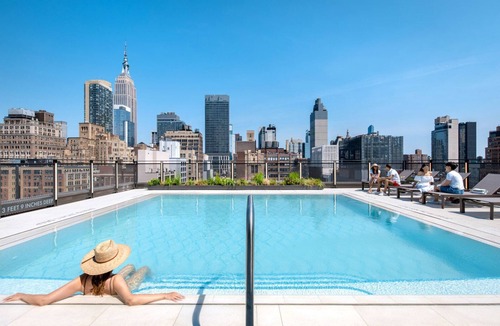Chelsea Apartment | Blueground | Chelsea, rooftop pool, nr Madison Square Park