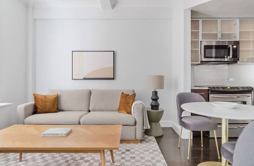 Lincoln Square Apartment | Blueground | Lincoln Square, fitness, nr Central Park