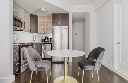 Lincoln Square Apartment | Blueground | Lincoln Square, fitness, nr Central Park
