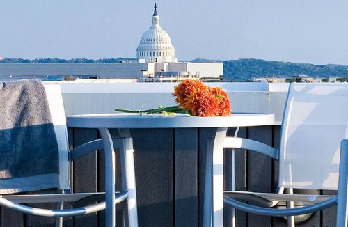 Mount Vernon Square Apartment | Blueground | Mt Vernon, pool & w/d, nr arena