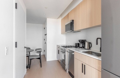 Williamsburg Apartment | Blueground | Southside, doorman, nr Brooklyn Bridge