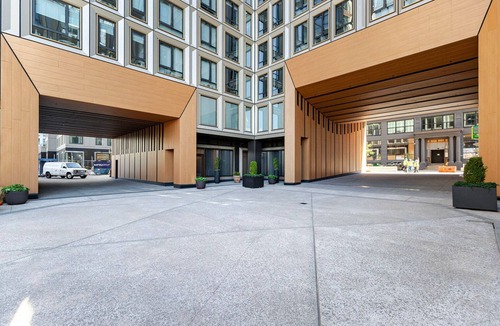 Williamsburg Apartment | Blueground | Southside, doorman, nr Brooklyn Bridge