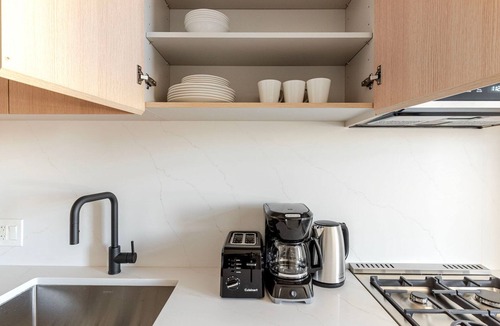 Williamsburg Apartment | Blueground | Southside, view, nr Brooklyn Bridge
