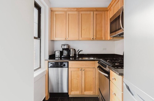 Greenwich Village Apartment | Blueground | West Village, gym & w/d, nr park