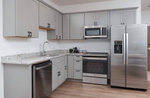 Livingston Apartment | Boardwalk Hotel by Kasa | 3 Bedroom Suite