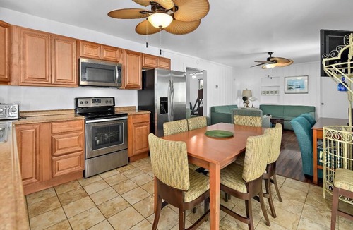 Berlin House | Boaters paradise. 3 bedroom 2 bath house on canal with bay and ocean view