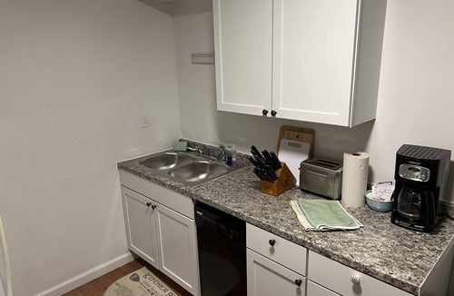 Willoughby Spit House | BoatHouse Ground Floor Apt. - 1 BR, WiFi, Smart TV, Pet Friendly, King Bed