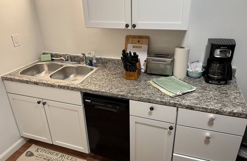 Willoughby Spit House | BoatHouse Ground Floor Apt. - 1 BR, WiFi, Smart TV, Pet Friendly, King Bed