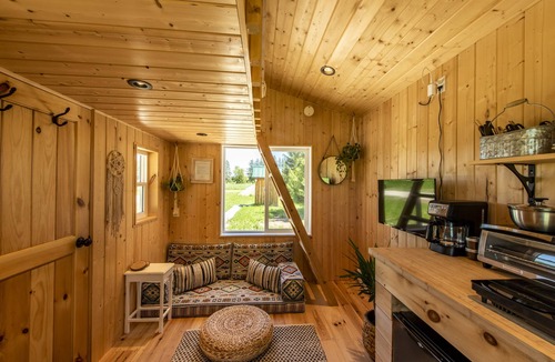 Grey Highlands House | Boho Beaver