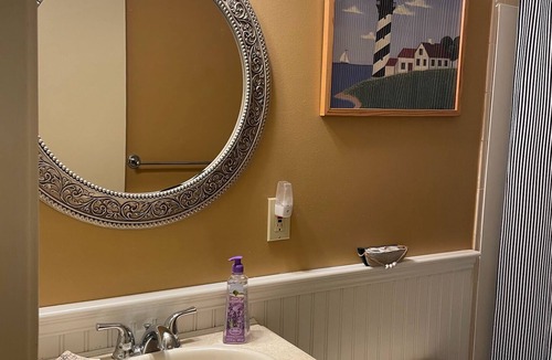 Brewster Condo | Book it now! Clean cute family-friendly Ocean Edge cond