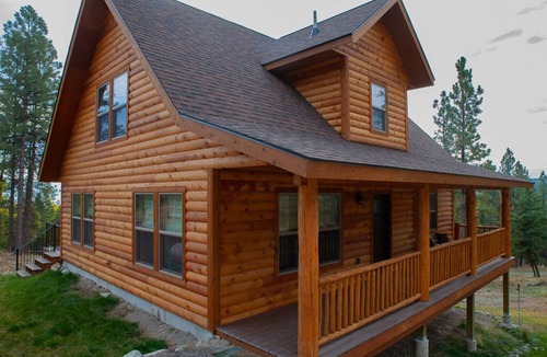 Somers Cottage | BOOK NOW AND GET 2025 RATES! EXCEPTIONAL 3 BEDROOM 2 BATH CABIN IN THE WOODS!