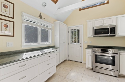Harwich Center House | BOOK YOUR 2025 SUMMER VACATION AT THE CAPE TODAY! .