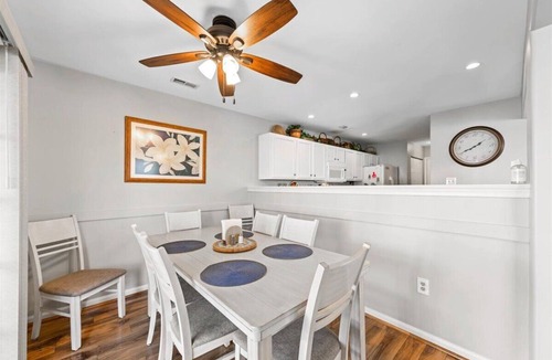 Rehoboth Beach House | BOOKING SUMMER 2026 NOW! REHOBOTH BEACH 5 BDR, SLEEPS 10+, <2 MILES FROM BEACH