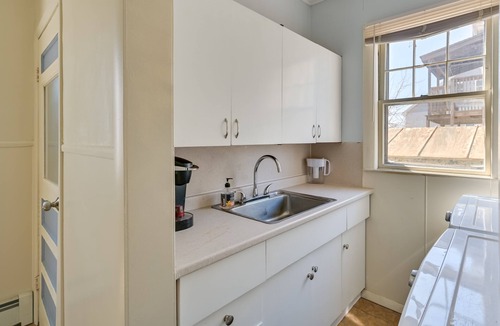 Revere Apartment | Boston Area Vacation Rental 3 Mi to Airport!