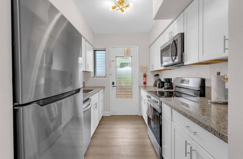 Bay Harbor Islands Apartment | Boutique 2BR in Bay Harbor Islands close to beach, shops, and dining