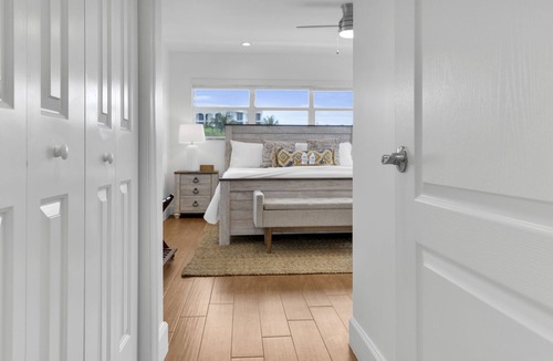 Deerfield Beach Hotel | Boutique Hotel 2 bed/1 bath Townhome w/POOL, LOCATION! Walk to BEACH/Nightlife